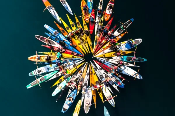 Do mar à montanha: roteiro de caiaque e trilha em regiões costeiras